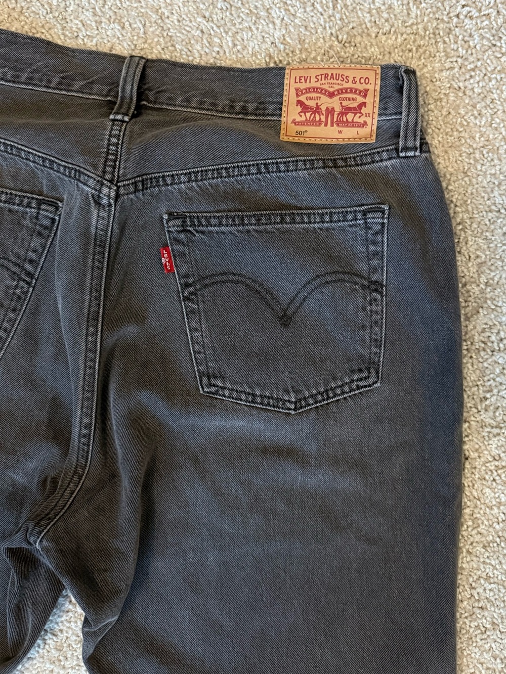 Levi’s Women’s 501 Crop Jeans, Size 32 - Picture 4 of 9